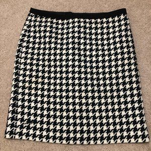 Isaac Mizrahi Black and White Skirt